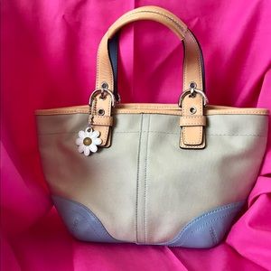 Tiny Coach Tote. FINAL DISCOUNT 🎊🎊🎊🎊